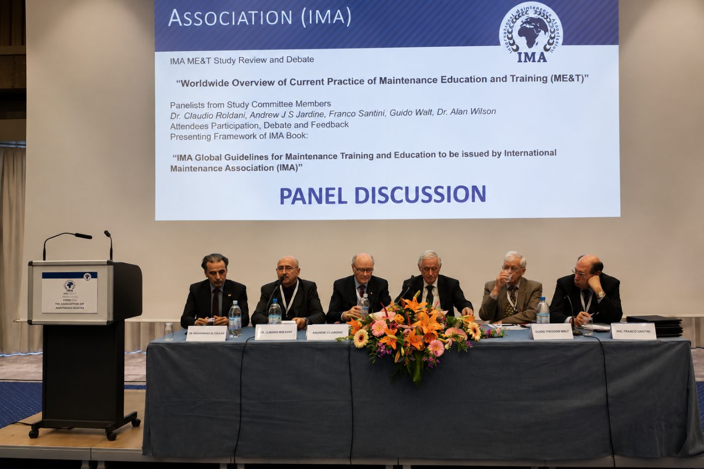 Signing of the forum declaration at a previous World Maintenance Forum